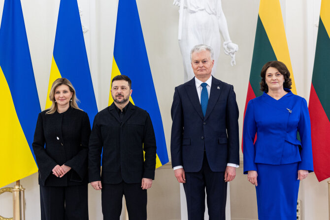 Pauliaus Peleckio / BNS nuotr./Oficiali Ukrainos pirmosios poros pasitikimo ceremonija Prezidentūroje
