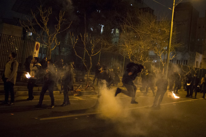 „Scanpix“ nuotr./Protestai Irane 2019 metų lapkritį