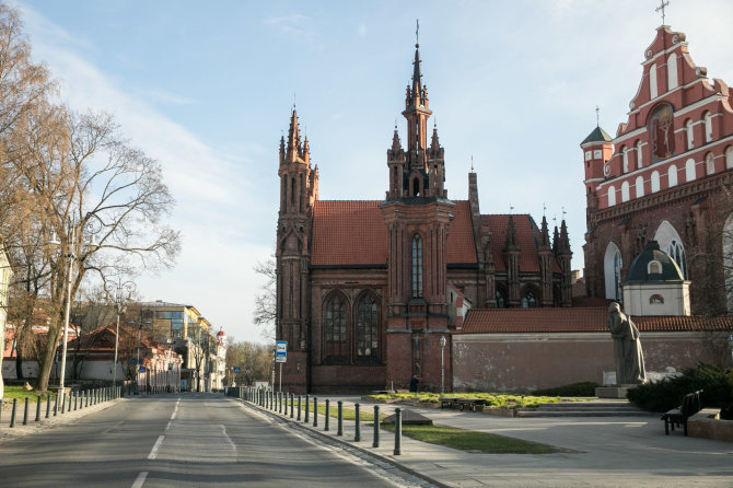 Juliaus Kalinsko / 15min nuotr./Šv. Onos bažnyčia