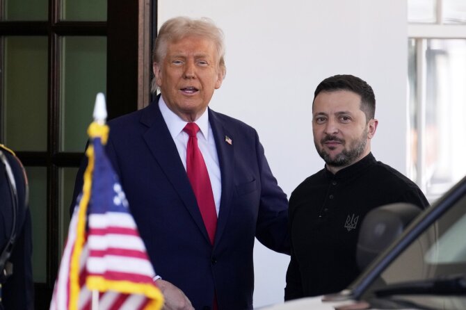 D. Trumpas su V. Zelenskis / Ben Curtis / AP