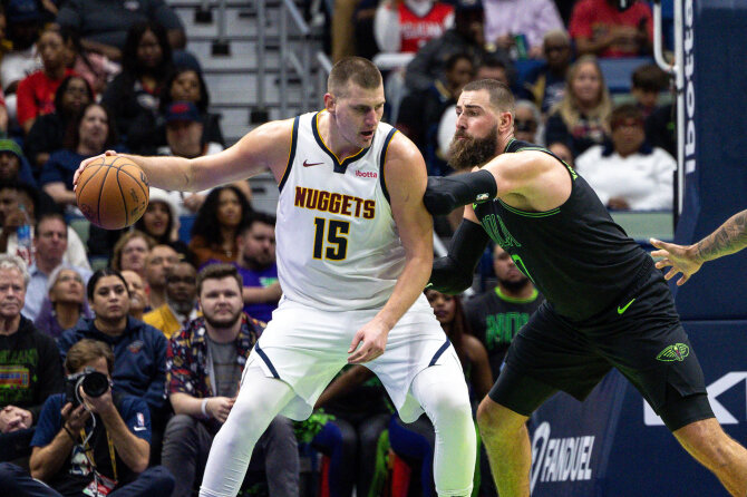 USA TODAY Sports via Reuters Con nuotr./Nikola Jokičius ir Jonas Valančiūnas