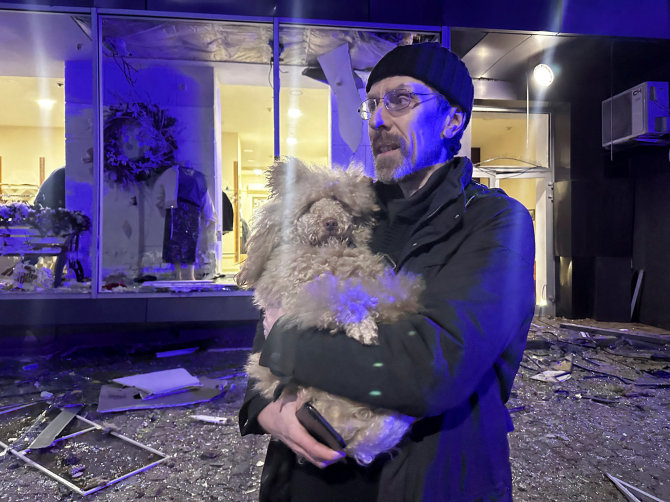 „Reuters“/„Scanpix“ nuotr./Per Rusijos smūgį Charkivui nukentėjo viešbutis