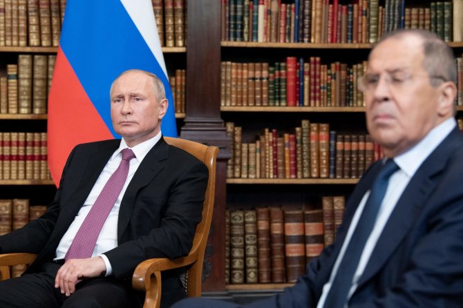 AFP/„Scanpix“ nuotr./Vladimiras Putinas ir Sergejus Lavrovas