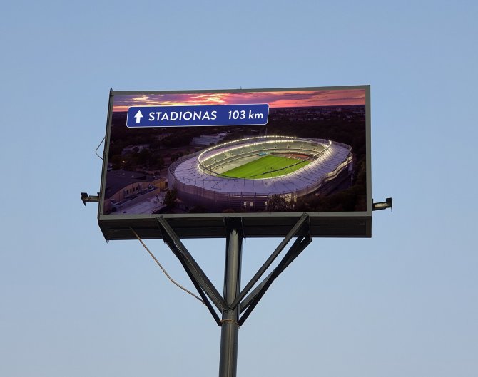 Kauno miesto savivaldybės nuotr./Kauno stadiono atidarymo reklama Vilniuje