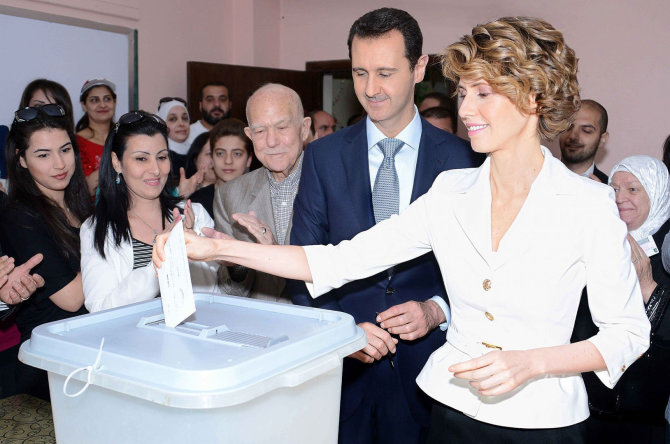 „Scanpix“/AY-COLLECTION/SIPA nuotr./Sirijos prezidentas Basharas al Assadas su žmona Asma