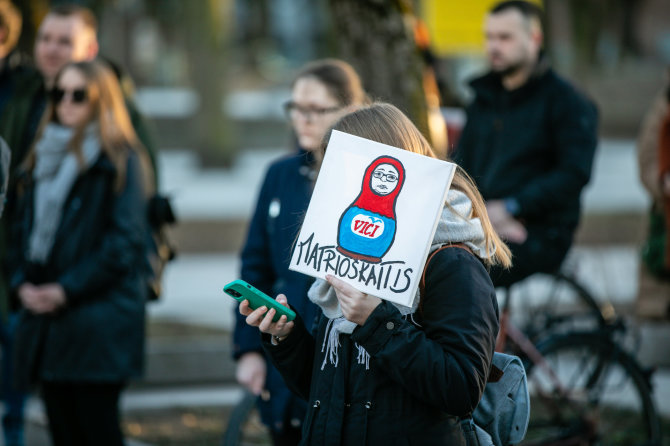 Teodoro Biliūno / BNS nuotr./Protestas prieš Kauno miesto mero Visvaldo Matijošaičio šeimos verslo interesus Rusijoje