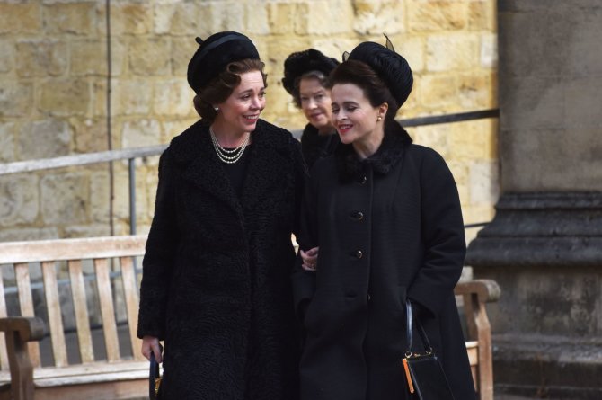 Vida Press nuotr./Aktorės Olivia Colman ir Helena Bonham Carter