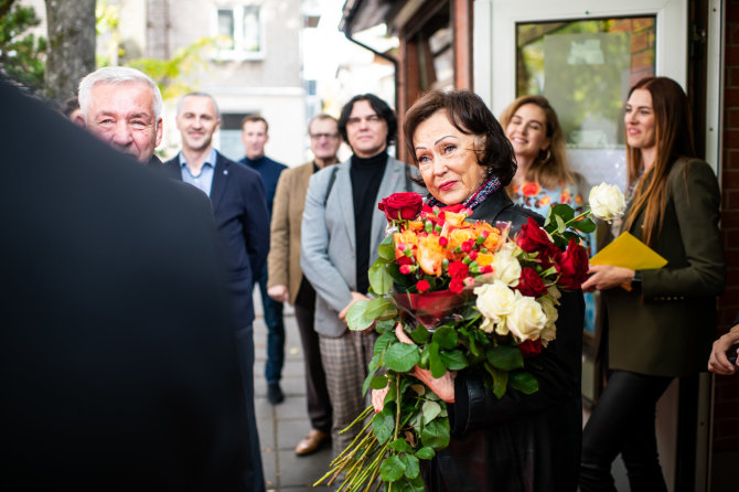 Organizatorių nuotr./Onos Skaistutės Idzelevičienės 80-ojo gimtadienio šventės akimirka