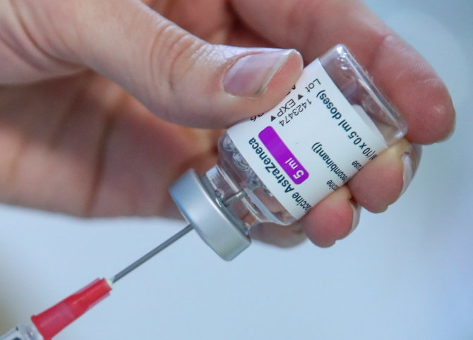 „Reuters“/„Scanpix“ nuotr./„AstraZeneca“ vakcina nuo koronaviruso
