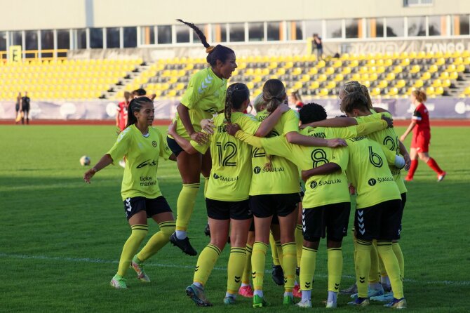 fkgintra.lt nuotr./„Gintros“ futbolininkės