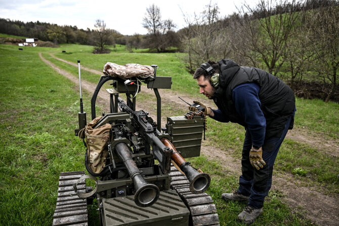 SIPA/ „Scanpix“/Ukrainos karinis robotas
