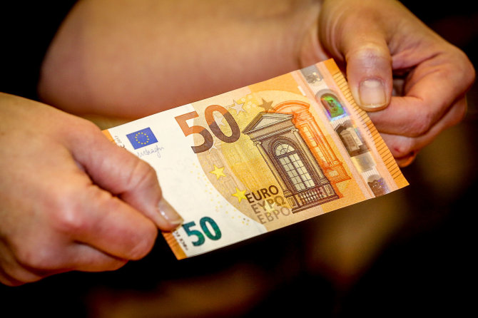Vidmanto Balkūno / 15min nuotr./ 50 eurų nominalo banknotas