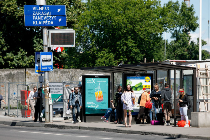 Eriko Ovčarenko / 15min nuotr./Viešojo transporto sustojimas