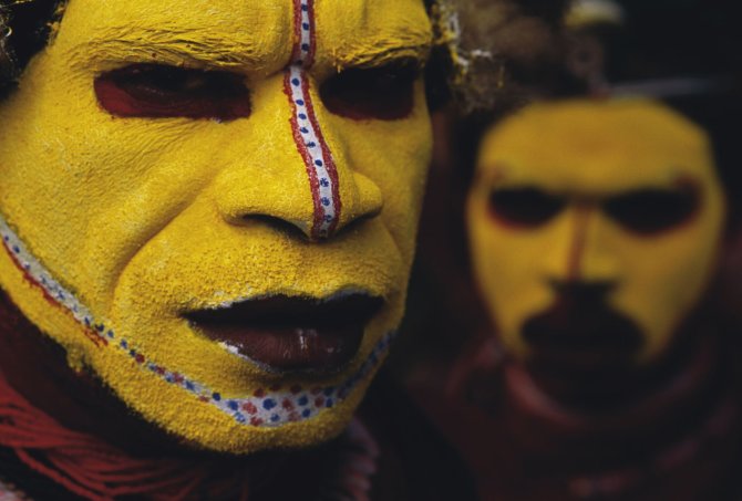 Vida Press nuotr./Papua Naujosios Gvinėjos genties vyrai