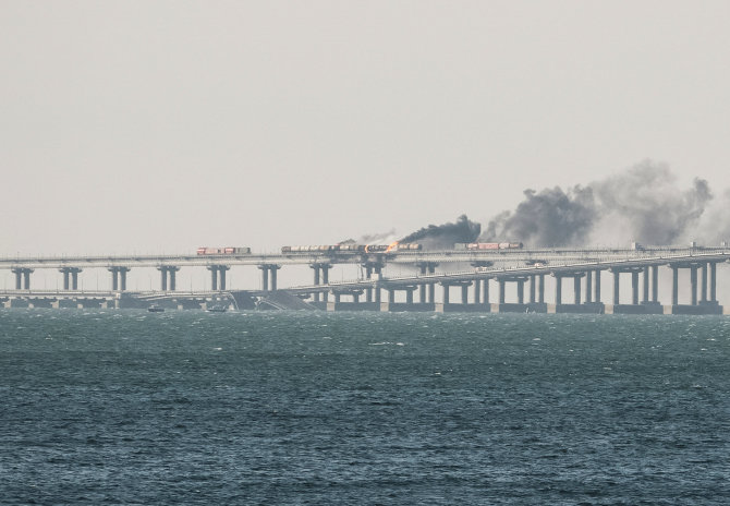 „Reuters“/„Scanpix“ nuotr./Degantis Krymo tiltas