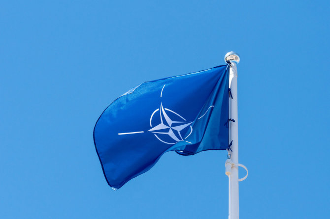123RF.com nuotr./NATO vėliava