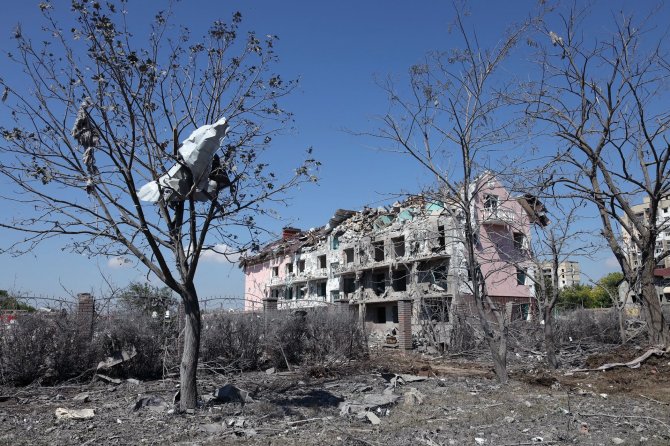 AFP/„Scanpix“ nuotr./Rusų raketomis apšaudomi Ukrainos miestai