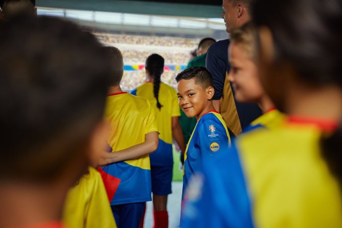 „Lidl“ nuotr./Su „Lidl“ – į „UEFA EURO 2024“: pirmą kartą futbolininkus lydės net 11 vaikų iš Lietuvos