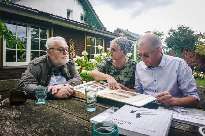 Povilo Baltino nuotr./Antanas Sutkus, Rima Sutkienė, Vytautas V.Landsbergis