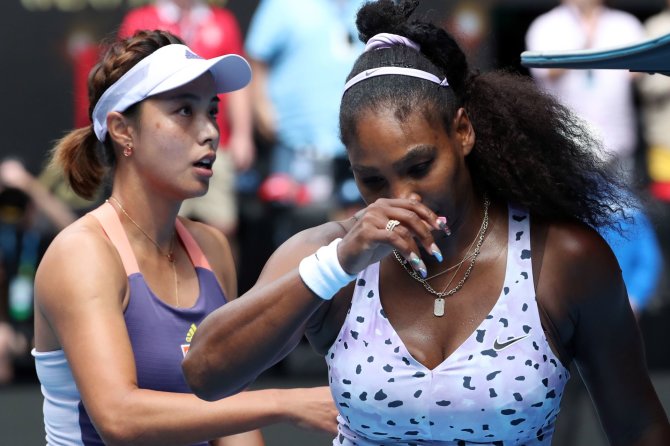 AFP/„Scanpix“ nuotr./Qiang Wang ir Serena Williams