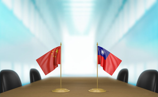 123RF.com nuotr./Kinijos ir Taivano vėliavos