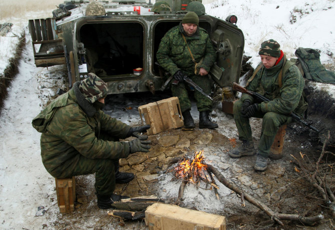 „Reuters“/„Scanpix“ nuotr./Luhansko separatistai Svetlodarsko rajone