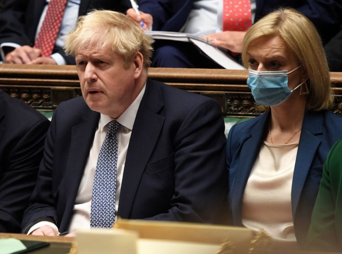AFP/„Scanpix“ nuotr./Borisas Johnsonas ir Liz Truss