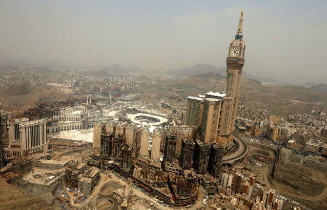 „Reuters“/„Scanpix“ nuotr./Dangoraižis Mekoje, Saudo Arabijoje