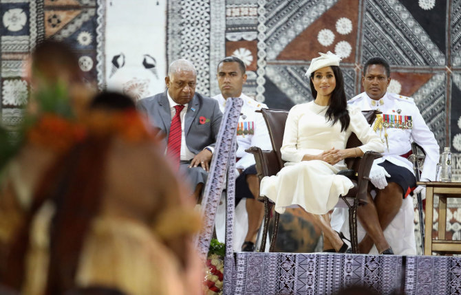 „Scanpix“/„PA Wire“/„Press Association Images“ nuotr./Princo Harry ir Sasekso hercogienės Meghan sutikimas Fidžyje