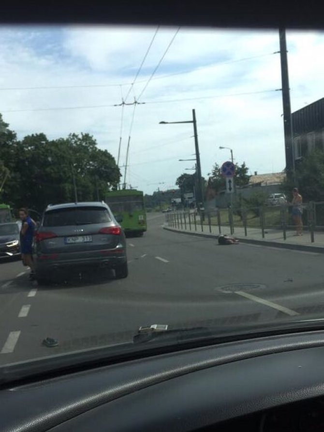 Nuotrauka iš „Facebook“ profilio „Kur stovi policija Kaune“/Įvykio vietoje