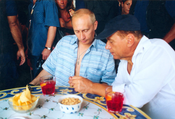 Vida Press nuotr./Vladimiras Putinas ir Silvio Berlusconi