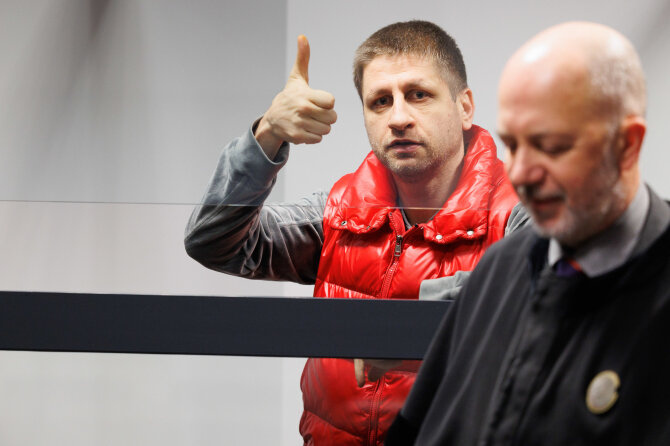 Eriko Ovčarenko / BNS nuotr./Broliai teisme