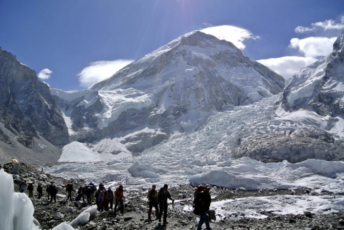 „Reuters“/„Scanpix“ nuotr./Nepalas po stipraus žemės drebėjimo