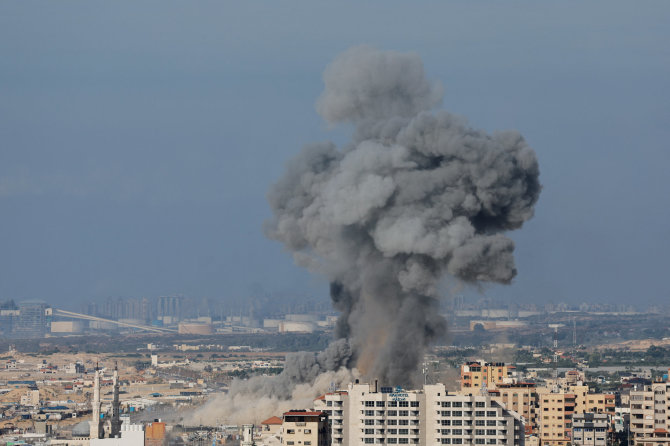 „Reuters“/„Scanpix“ nuotr./Iš Gazos ruožo į Izraelį paleistos raketos