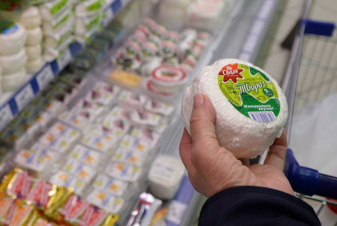 „Scanpix“/„RIA Novosti“ nuotr./Lietuviški pieno produktai Rusijos parduotuvėje