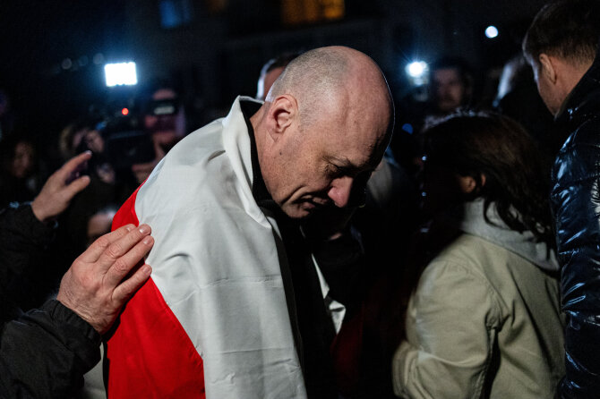Pauliaus Peleckio / BNS nuotr./Į Lietuvą atvyko išlaisvinti Baltarusijos politiniai kaliniai
