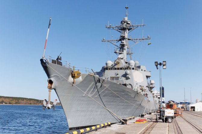 Eriko Ovčarenko / BNS nuotr./Jungtinių Amerikos Valstijų karinis laivas USS „Gravely“