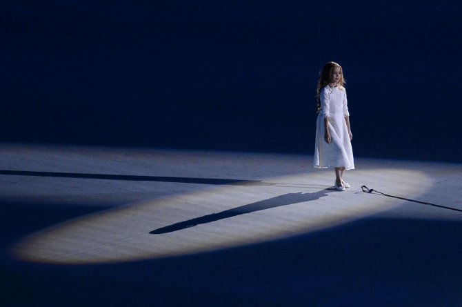 „Scanpix“ nuotr./Sočio olimpinių žaidynių atidarymo simbolis – mergaitė Meilė