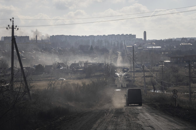 „AP“/„Scanpix“/Ukrainos pajėgos vykdo Bachmuto evakuaciją