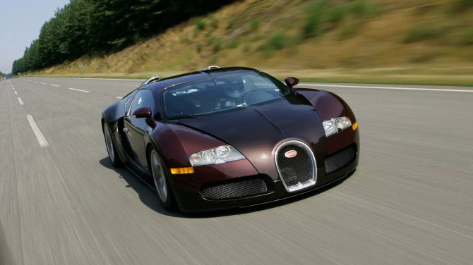 Bugatti media iliustr./„Bugatti Veyron“ pasiekė 407 km/val. greitį