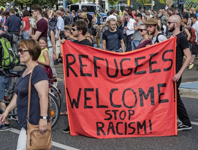 „Scanpix“/AP nuotr./Pabėgėlius palaikanti demonstracija Dresdene