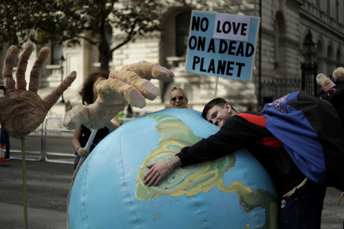 „Scanpix“/AP nuotr./„Extinction Rebellion“ protestas Londone