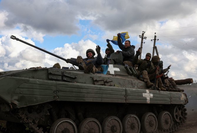 AFP/„Scanpix“ nuotr./Ukrainos karinės pajėgos tęsia sėkmingą kontrpuolimą