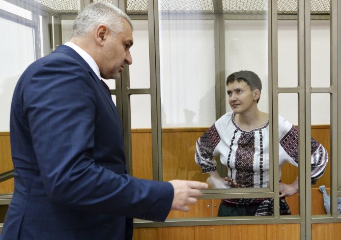 „Scanpix“/AP nuotr./Nadija Savčenko ir jos advokatas Markas Feyginas