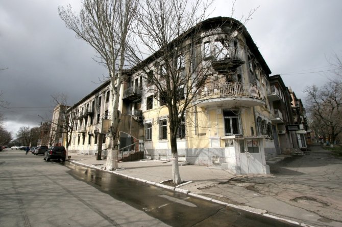 Alvydo Januševičiaus nuotr./Karo padariniai Mariupolyje matomi iki šiol