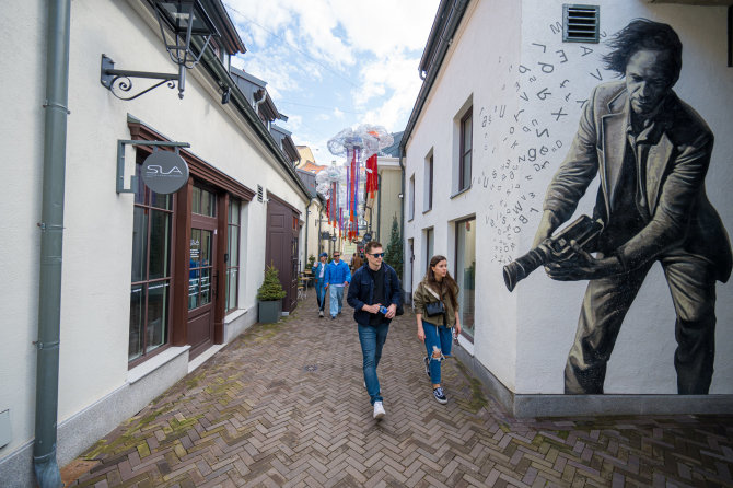 Evaldo Čingos nuotr./Gatvių instaliacijos: Vilniaus senamiestis 