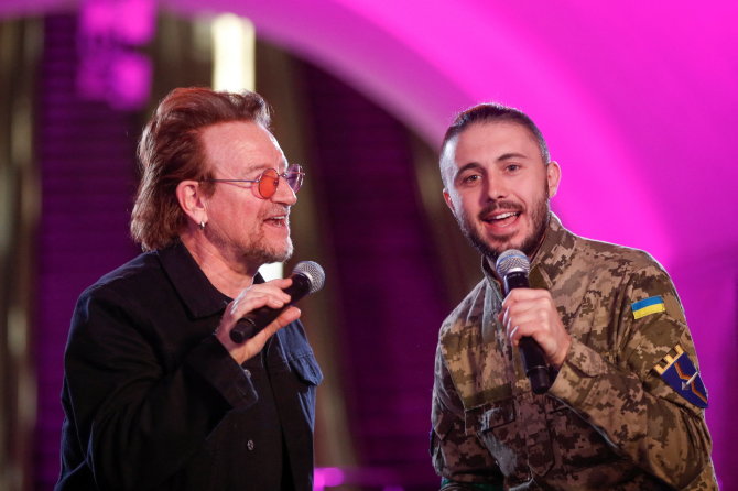 „Reuters“/„Scanpix“ nuotr./ Bono ir Tarasas Topolia