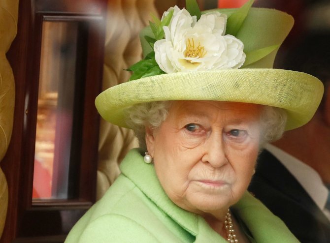 „Reuters“/„Scanpix“ nuotr./Didžiosios Britanijos karalienė Elizabeth Londone