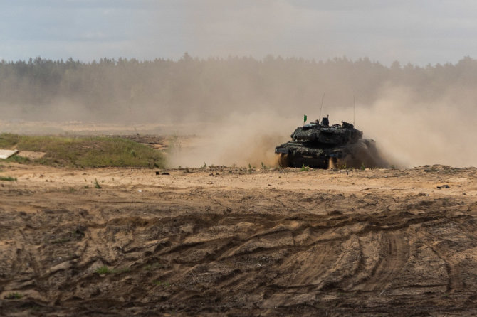 Žygimanto Gedvilos / BNS nuotr./Tankas „Leopard 2“