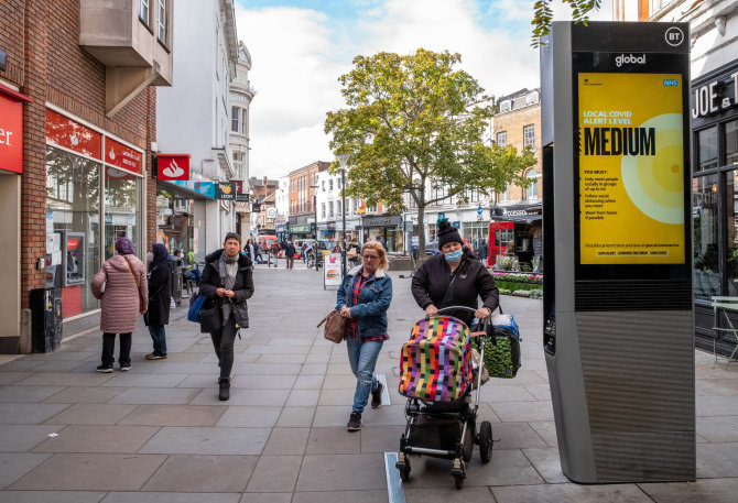 „Scanpix“ nuotr./Londonas priskirtas antrai pagal pavojingumą COVID-19 pavojaus zonai